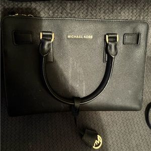 Micheal kors black bag